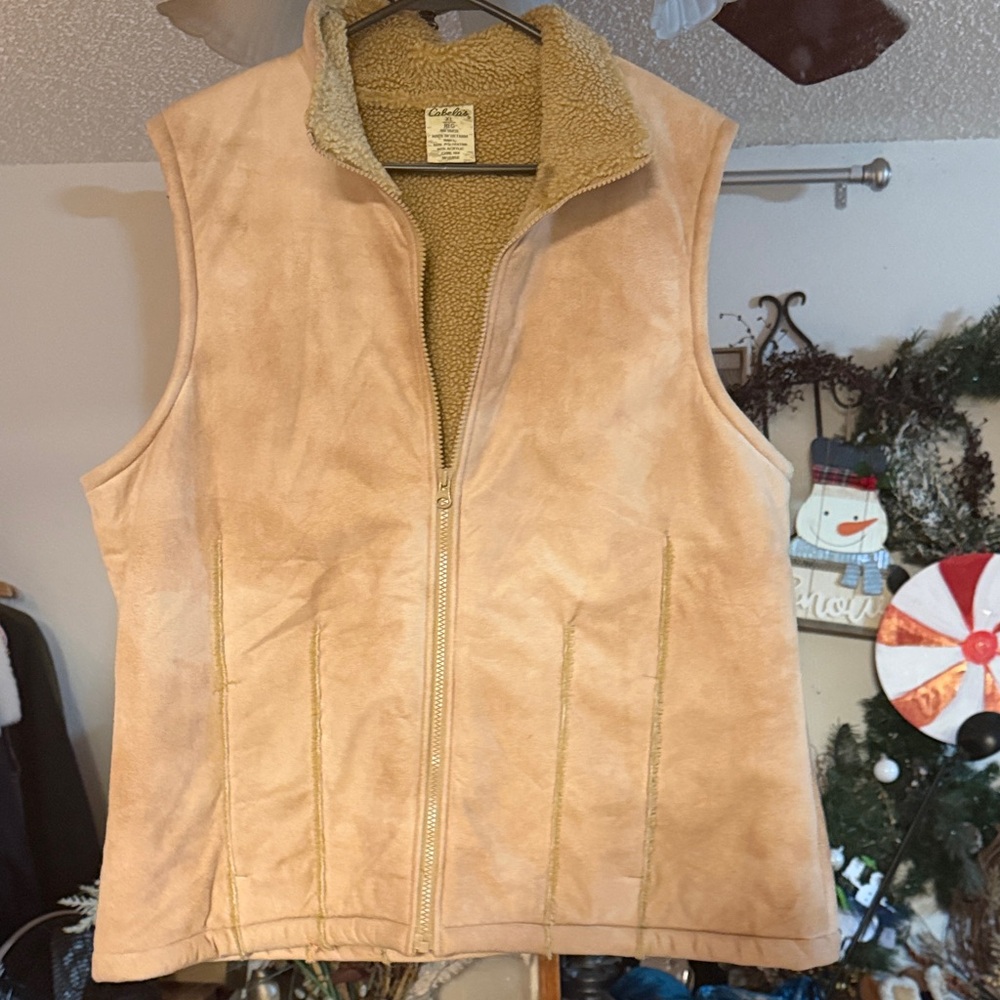 Cabela's Tan Sherpa Fleece Vest